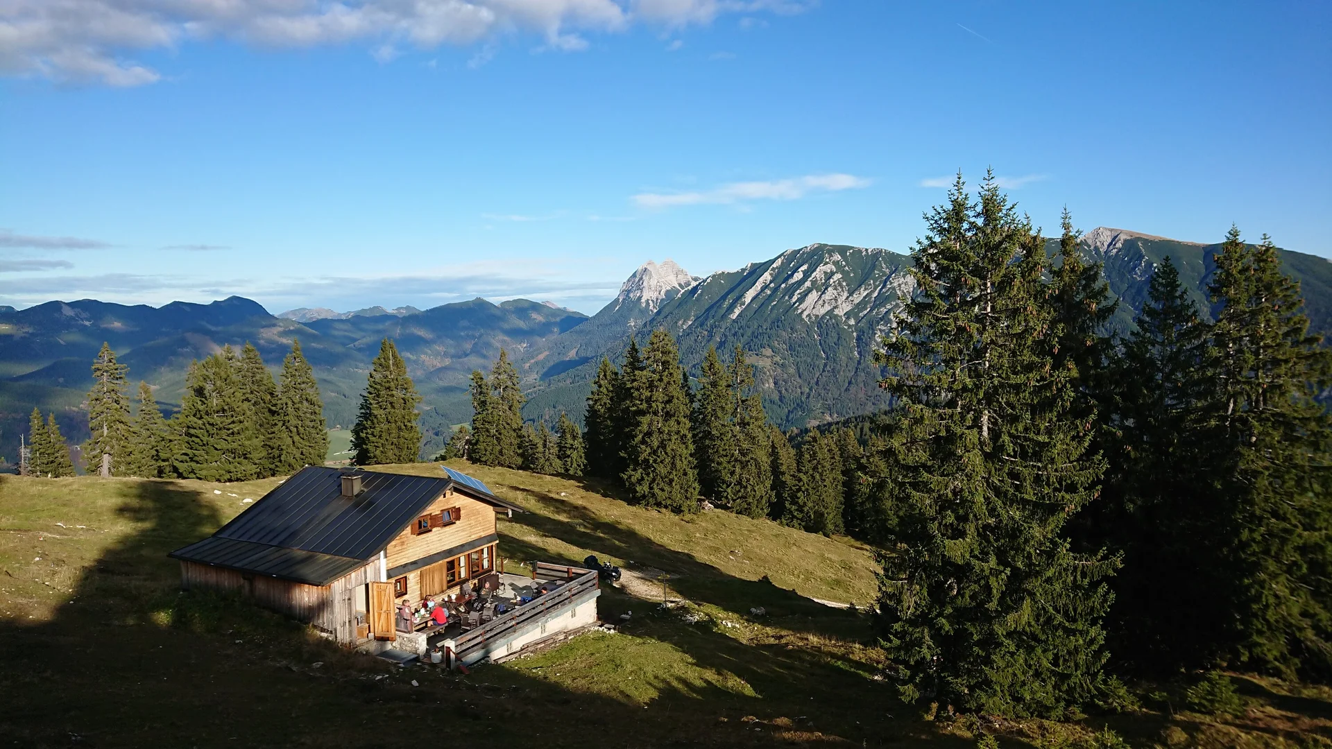Seewaldhütte mit Ausblick | © DAV Sektion Geltendorf
