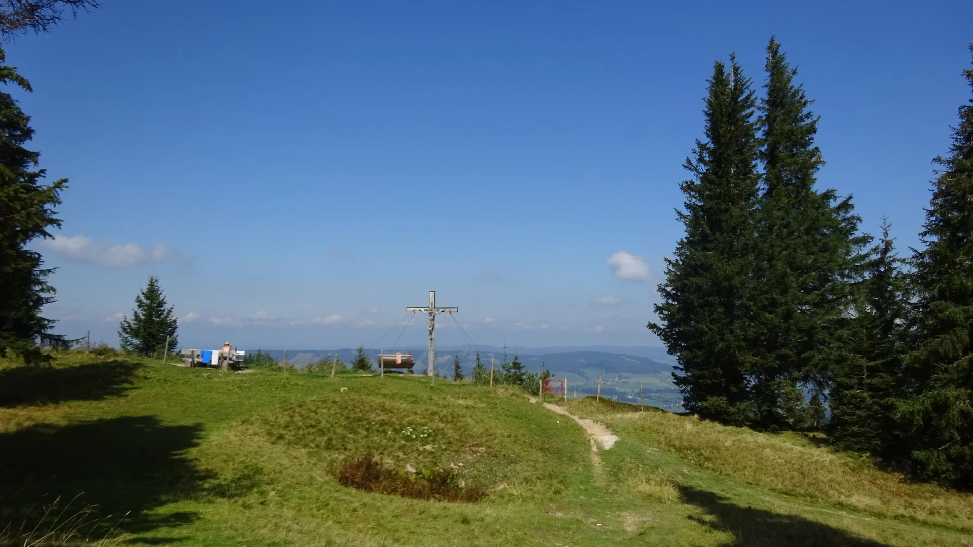 Gipfelkreuz des Immenstädter Horns mit Ausblick | © DAV Sektion Geltendorf