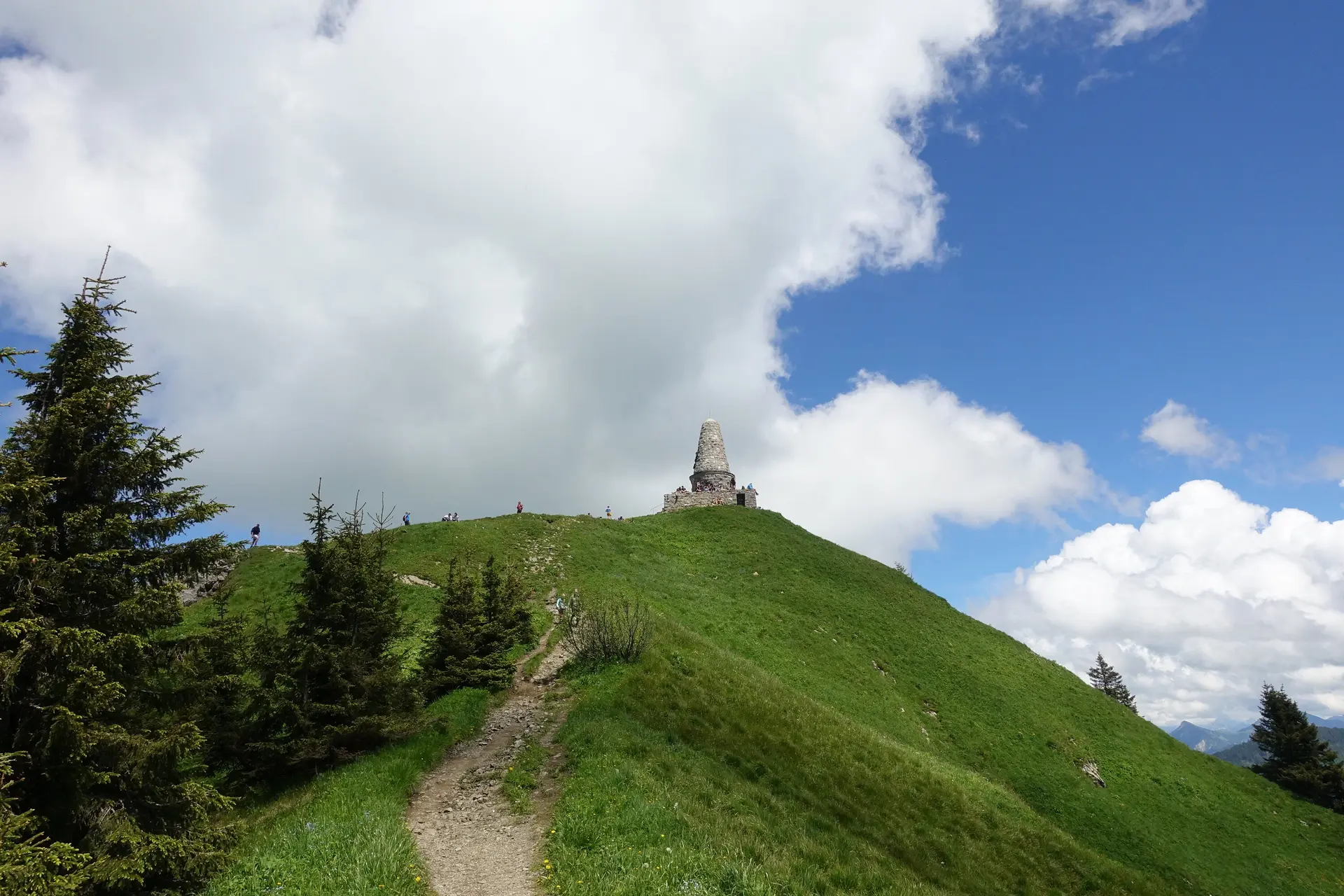 Grünten mit Blickl auf das Kriegerdenkmal | © DAV Sektion Geltendorf